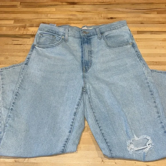 Levi’s High Waisted Mon Jean - Picture 2 of 4